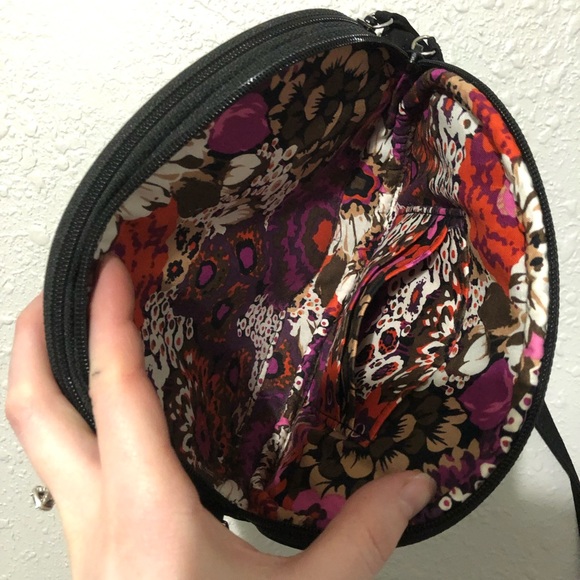 Vera Bradley Crossbody Purse Black Zigzag Pattern - Picture 4 of 13